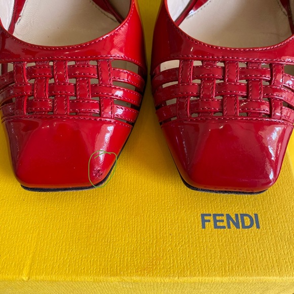 FENDI PATENT LEATHER PUMP WITH HEELS - Picture 12 of 13